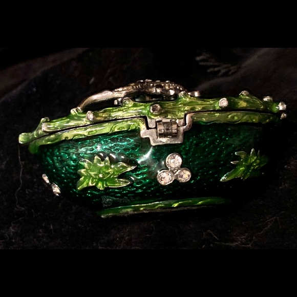 Precious lizard. - Picture 6 of 8